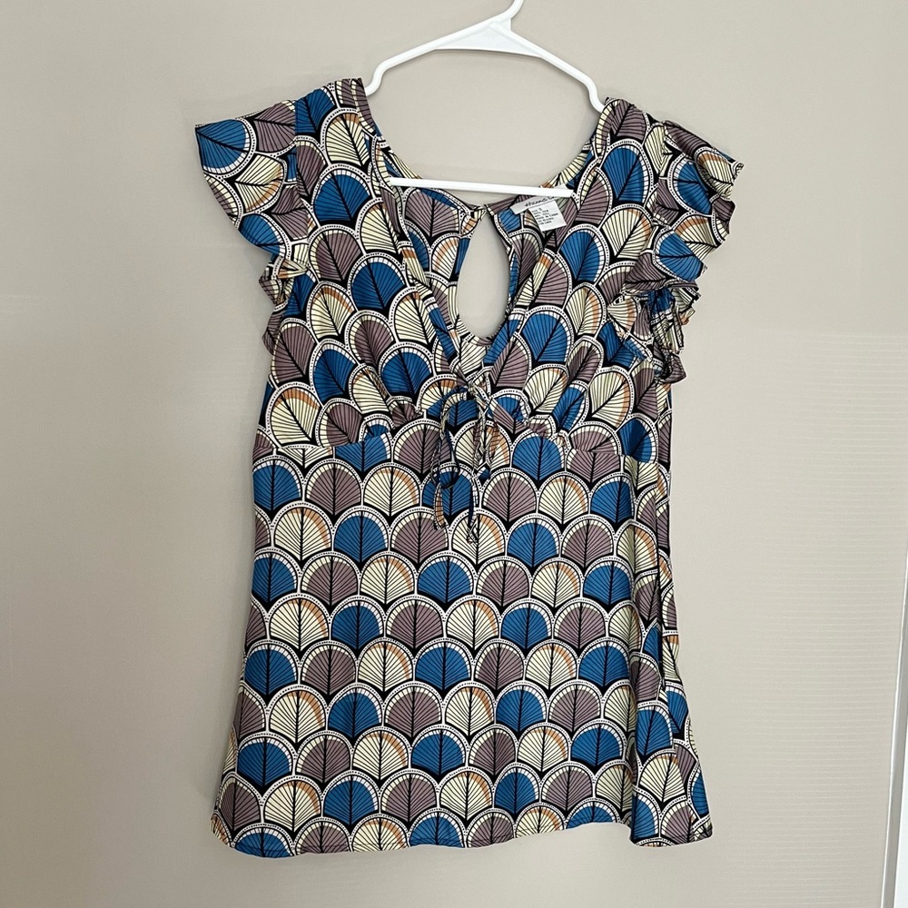 🎁3/$30 Silk Top Gray Blue Green Leaf/Feather Pattern Hanna G